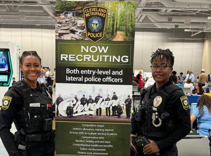 police_recruting.jpg police_recruting.jpg